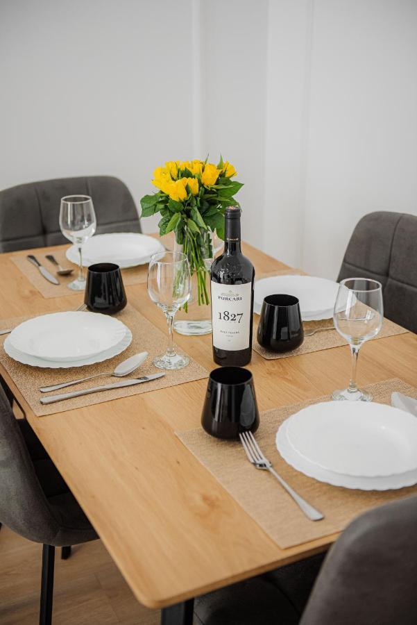 Modern Apartment In ティミショアラ エクステリア 写真