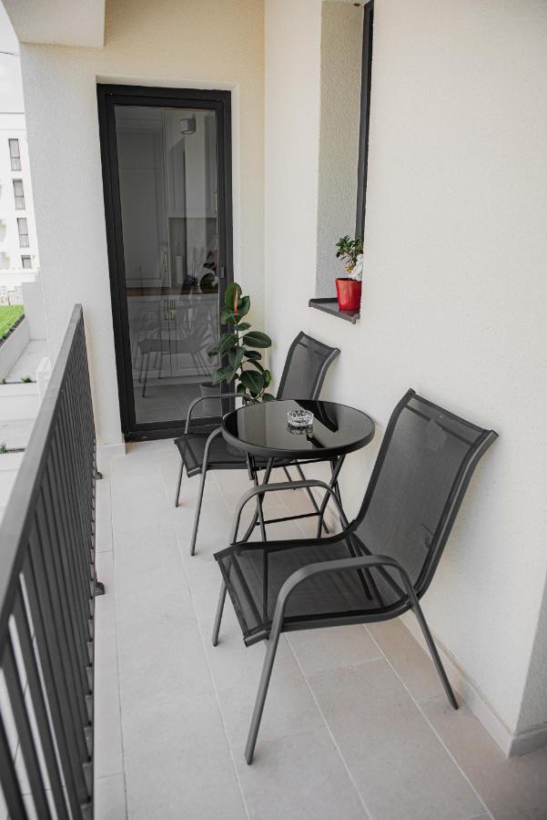 Modern Apartment In ティミショアラ エクステリア 写真