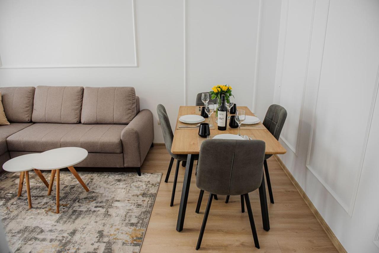 Modern Apartment In ティミショアラ エクステリア 写真