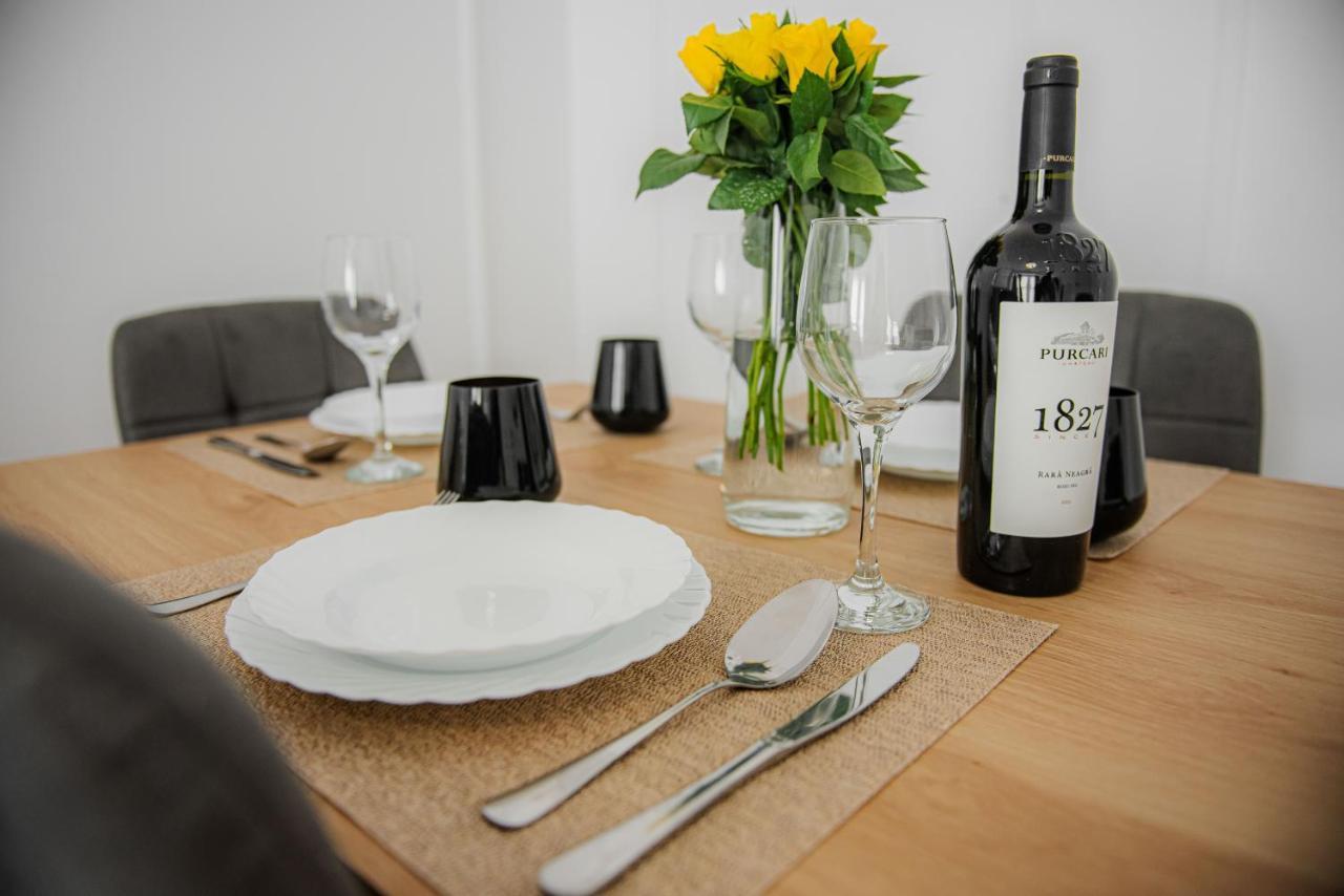 Modern Apartment In ティミショアラ エクステリア 写真