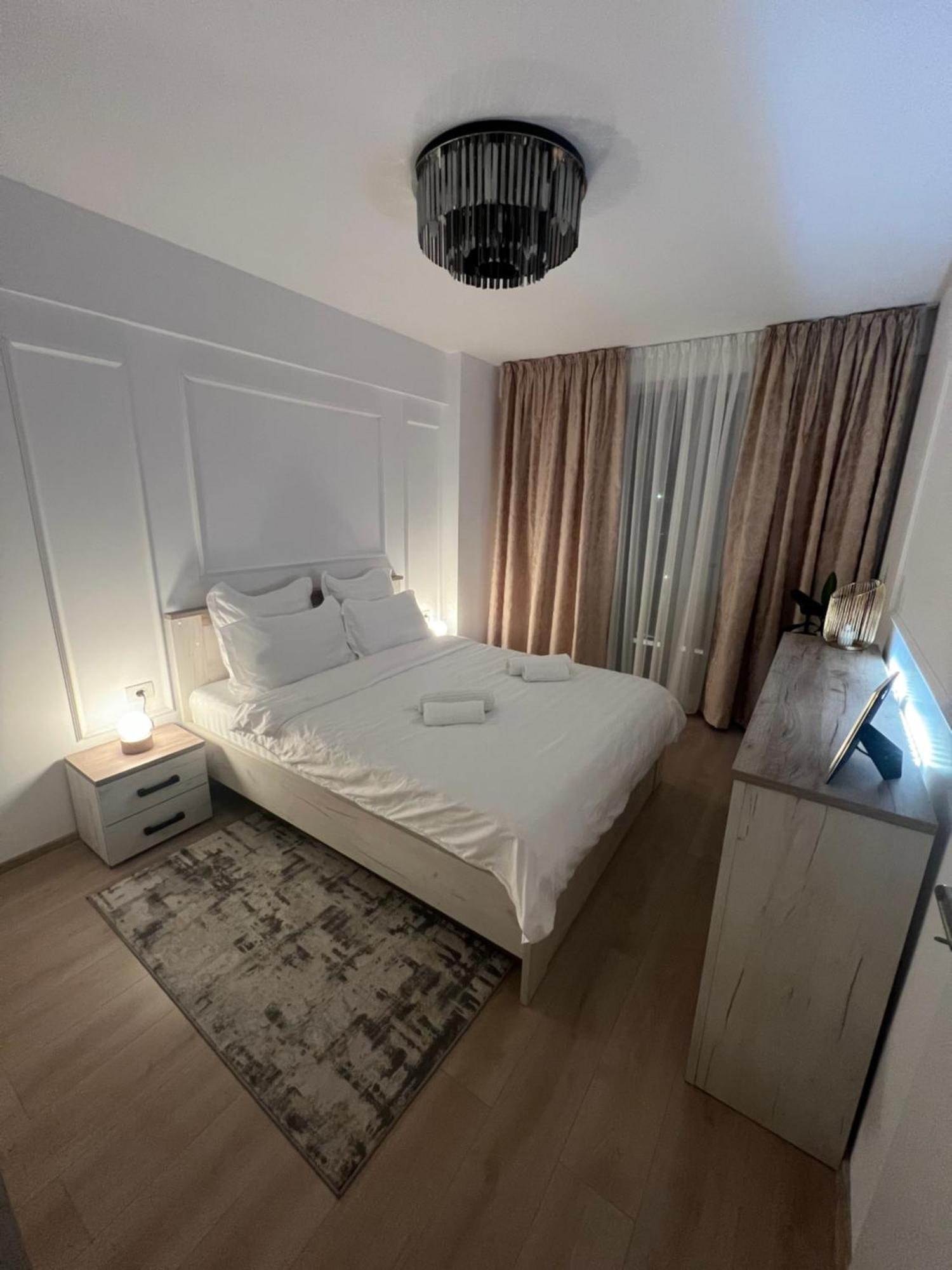 Modern Apartment In ティミショアラ エクステリア 写真