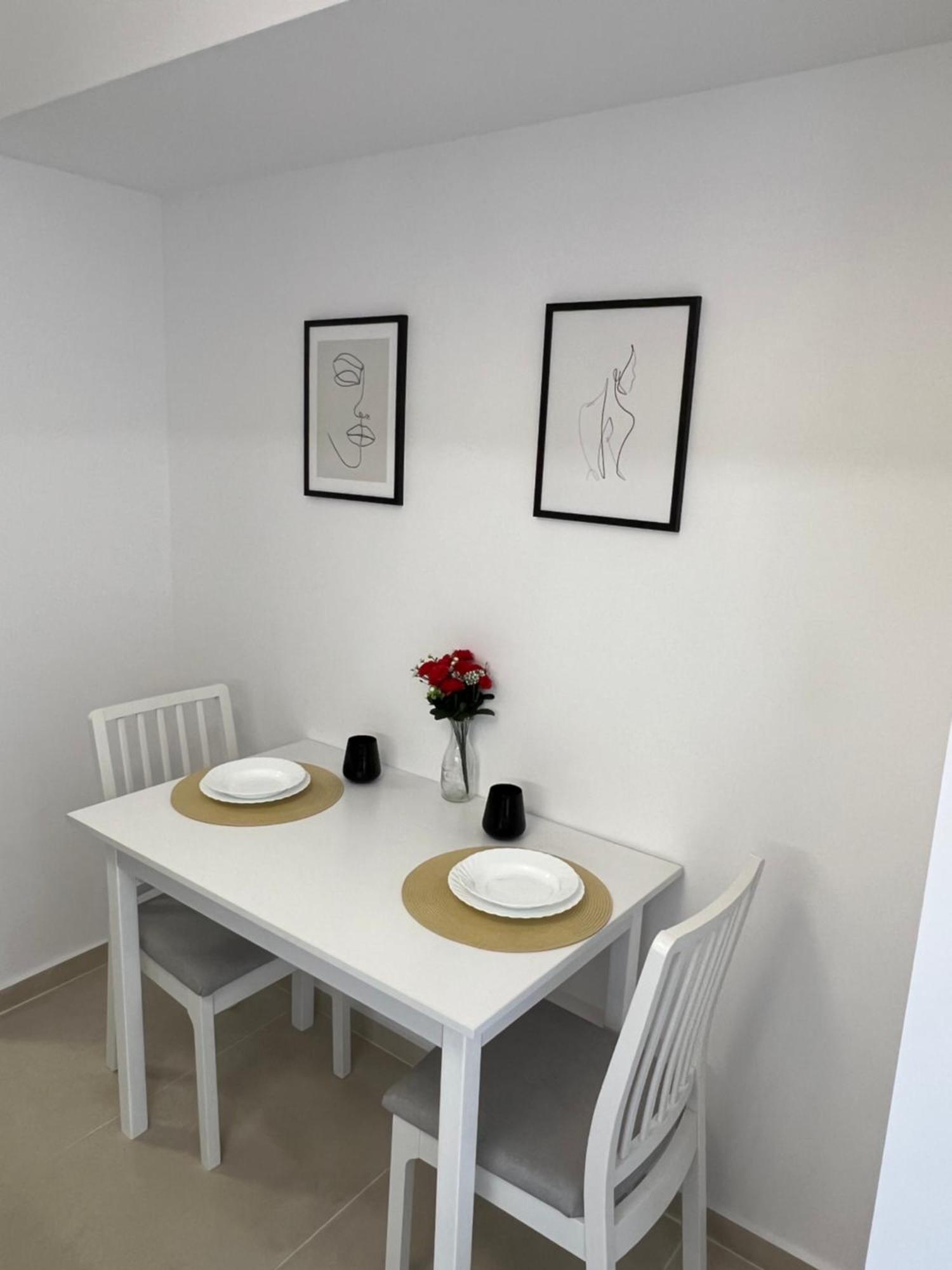 Modern Apartment In ティミショアラ エクステリア 写真