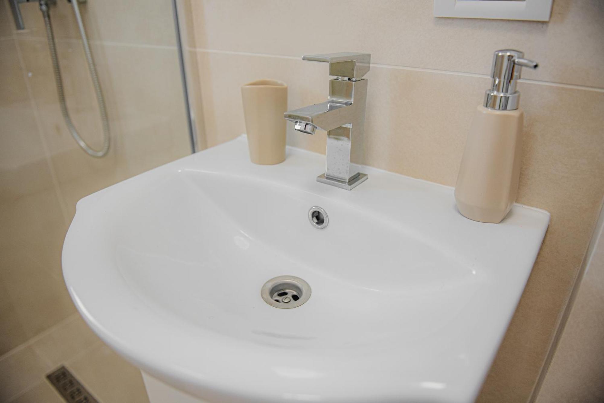 Modern Apartment In ティミショアラ エクステリア 写真
